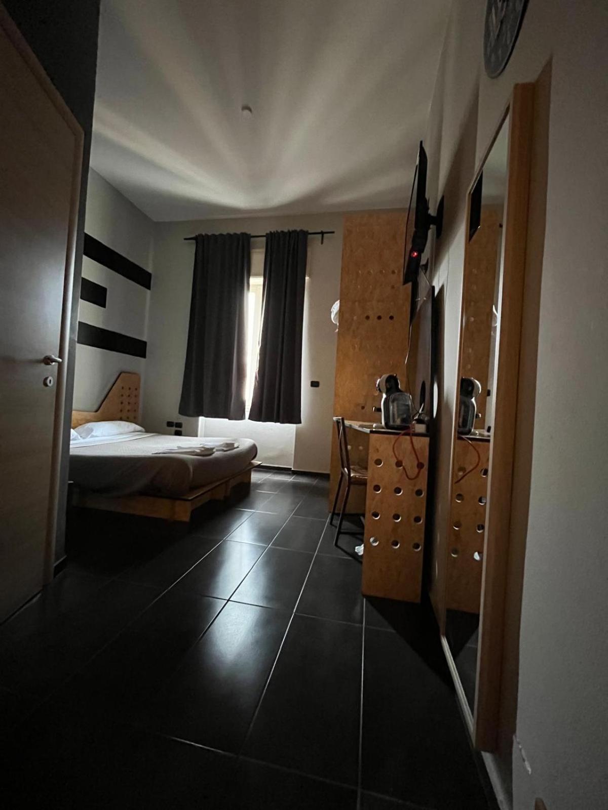 Factory Design Bed & Breakfast Наполи Екстериор снимка